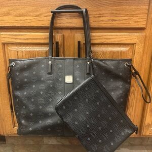 MCM- Liz Reversible Tote- Large

Excellent condition- used maybe 2 or 3 times.